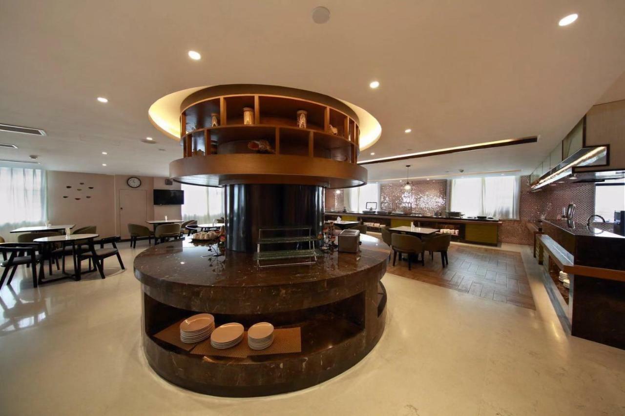 锦江都城酒店海南省政府日月广场免税店 Haikou  Zewnętrze zdjęcie